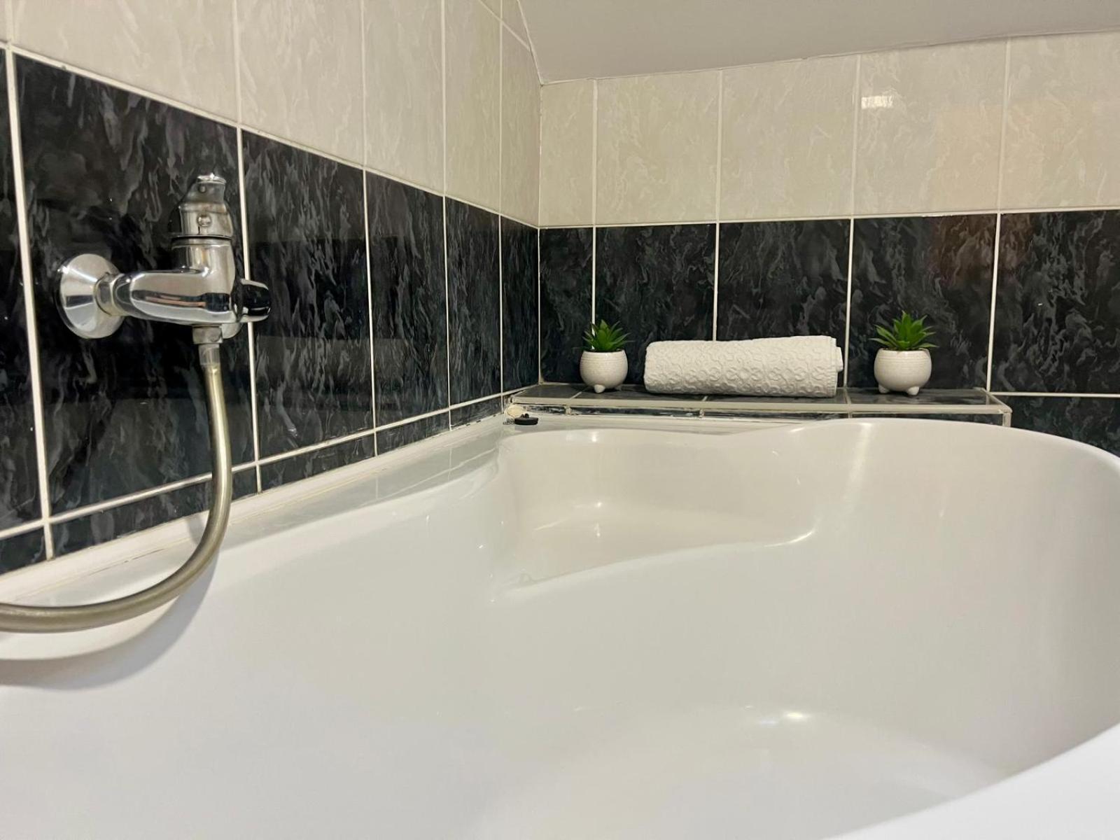 Guest House Ruza Tenja ภายนอก รูปภาพ