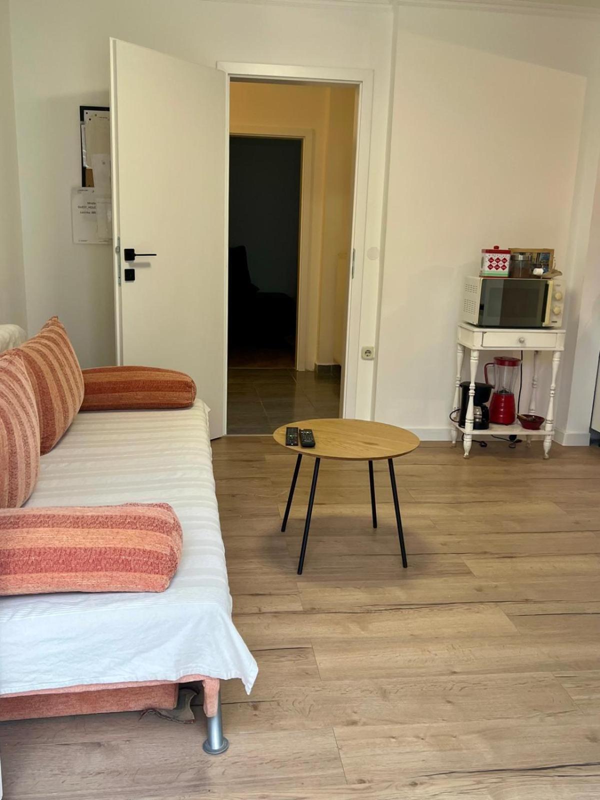 Guest House Ruza Tenja ภายนอก รูปภาพ